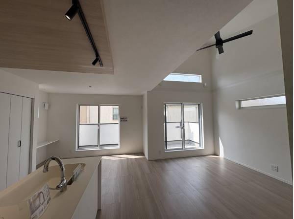 LDKにバルコニーもあります。