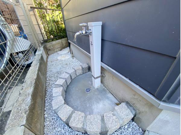 駐車スペースは水栓付きです