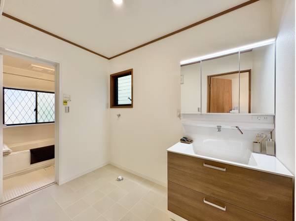 ゆとりの空間がある洗面室