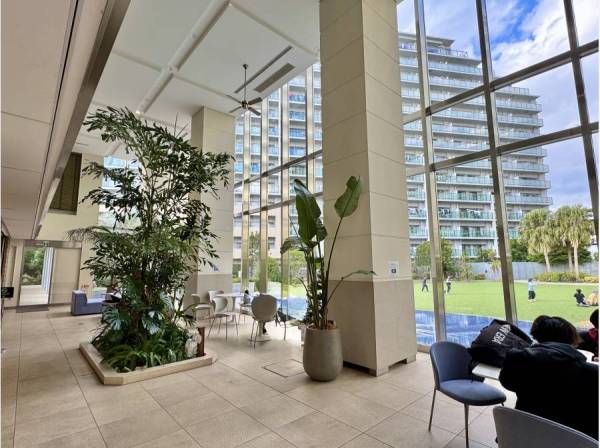 ビックコミュニティーのマンションになります。