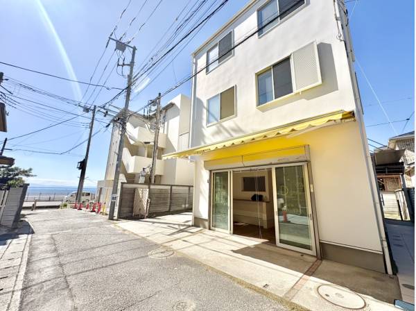 前面道路から既に海が！！