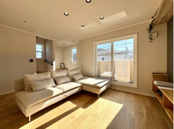 日当たり良好なリビングスペース