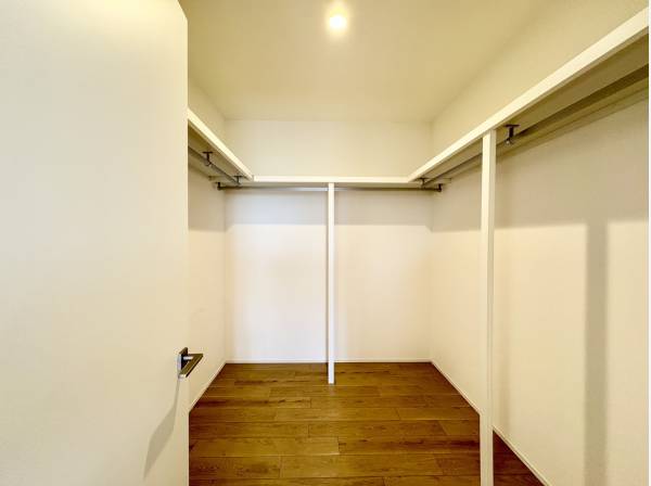 ウォークインクローゼットもございます♪
