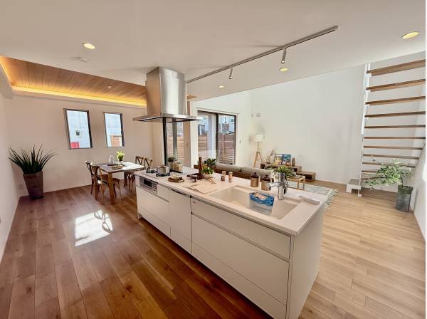 アイランドキッチン採用