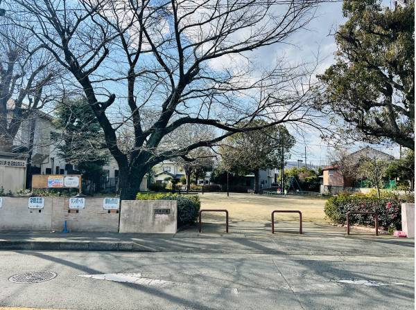 川井公園まで徒歩1分（約11ｍ）