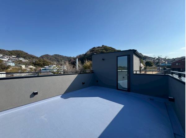 ルーフバルコニー付き