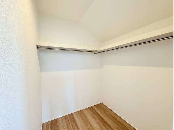 ウォークインクローゼットも魅力です