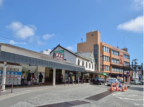 こちらが最寄りの「鎌倉駅の西口」徒歩13分