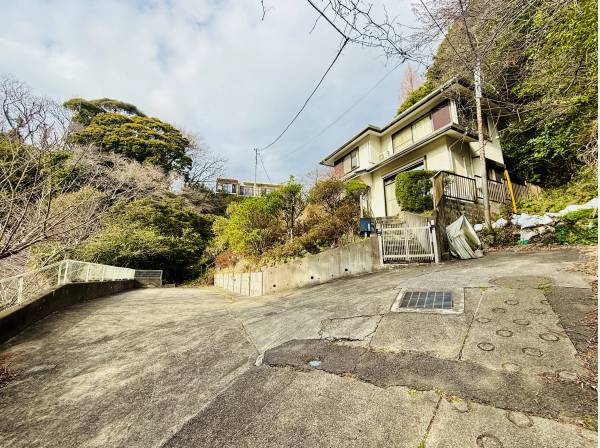 カースペース4台分完備(車種により)