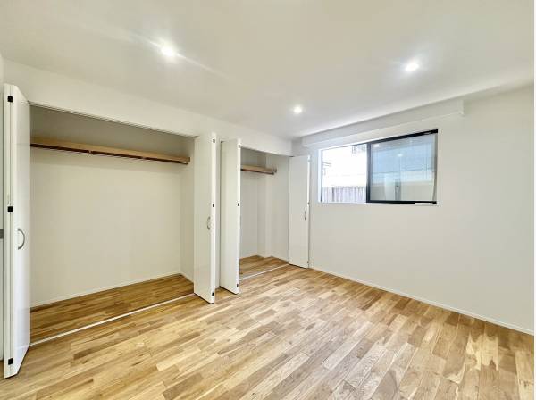 約7帖の主審室です。居室は全4部屋のご用意があります。