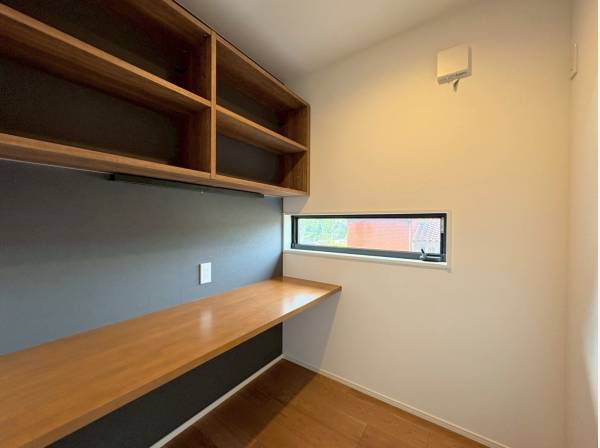 素敵なプライベート空間の書斎スペース