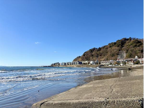 由比ガ浜海水浴場まで徒歩5分 (約400ｍ)