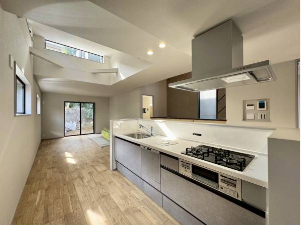 アイランドキッチンの開放的なLDK！