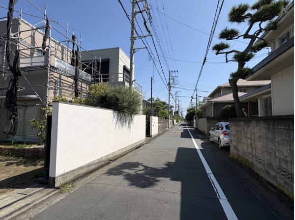 駅までほぼ１本道。閑静な住宅地…そんな言葉が似合う一角です