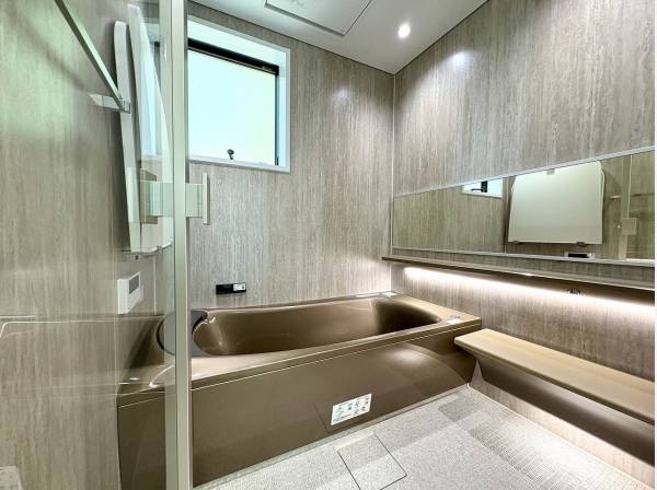 上質な空間でゆったりとくつろげる浴室