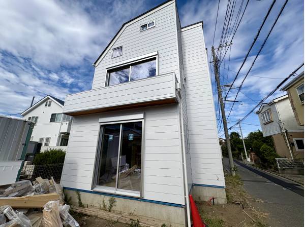 まもなく完成です。現地内見もスタートしています。