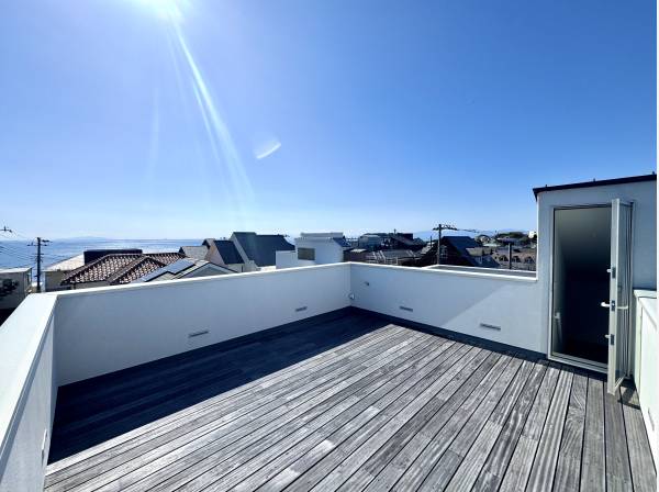 プライベート空間を存分に味わえるパノラマルーフトップ