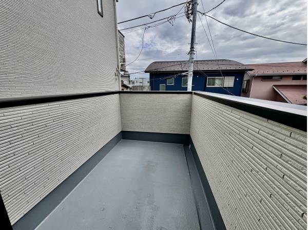 2階にもバルコニーがあります。