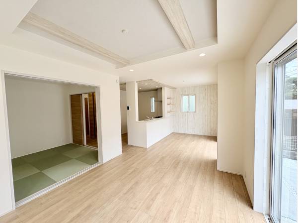 LDK17,25帖。南向きで日差しがよく入ります