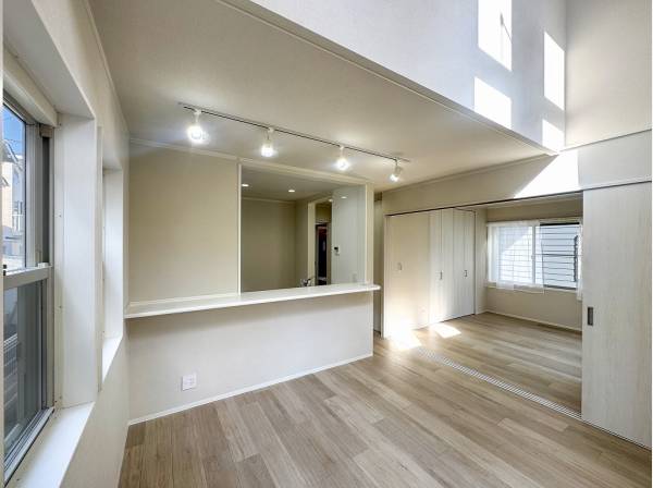 ライフスタイルに合わせてリビングを広く使うことも叶う間取り