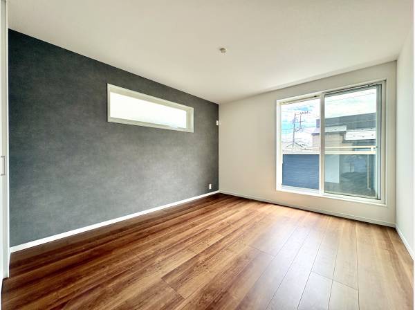 洋室は全４部屋です。ウォークインクローゼットもございます。