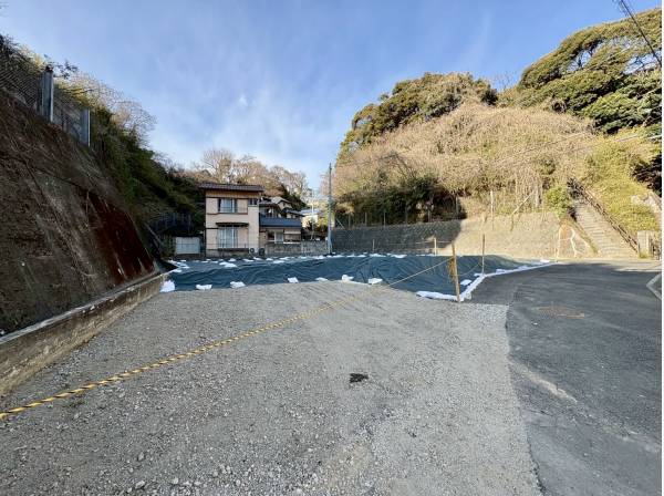 現地は車通りの少ない閑静な現地