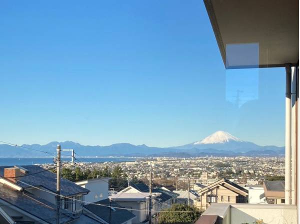 雄大な富士山を望むパノラマビューはぜひ現地にて