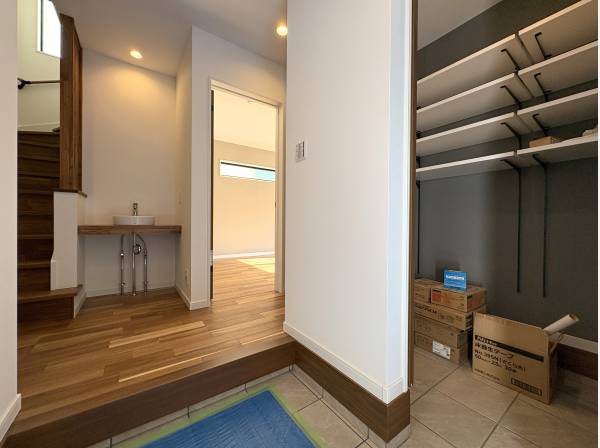 アウトドア用品も置けるような土間のＳＩＣ