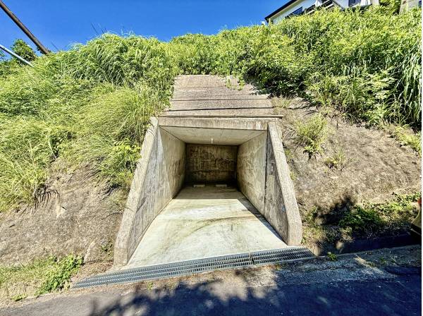 地下車庫は、幅3ｍ、奥行き7ｍ、高さ2.3ｍ 十分な広さがございます