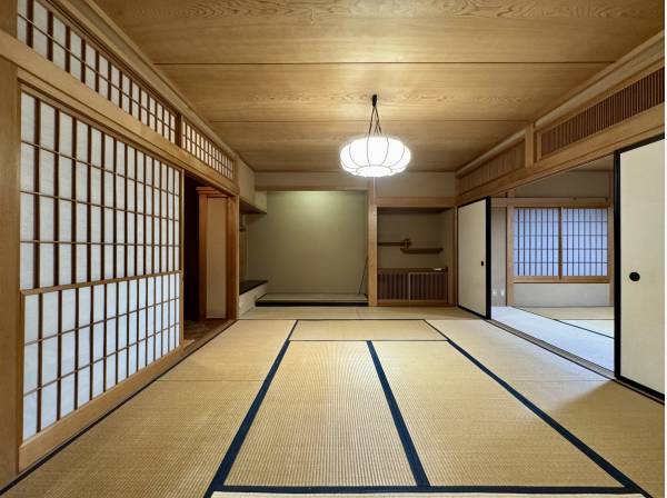 和室が連なる平屋住宅です。