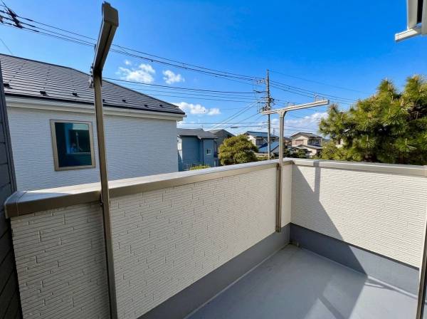 バルコニーは日当たり良好です。