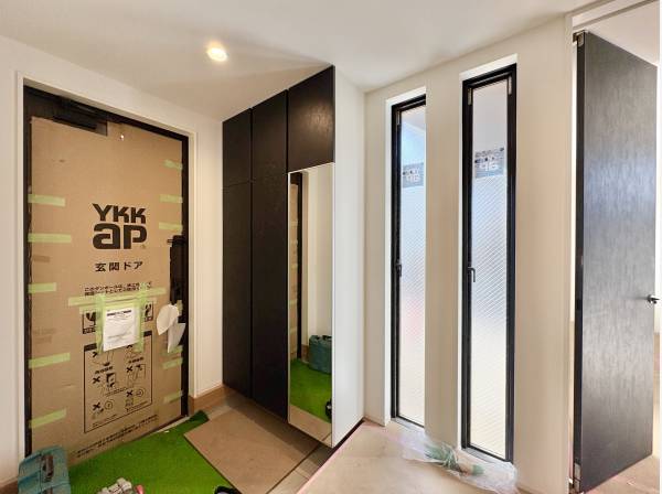 住まいの顔となる、ゆとりと開放感を備えた玄関。