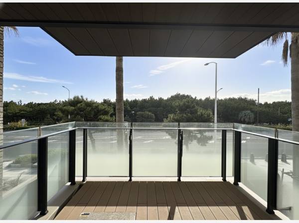 リビングからつながるオープンバルコニー