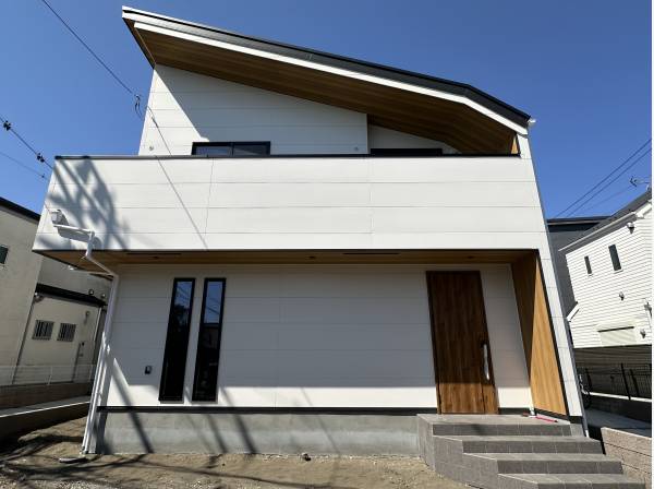 湘南らしさを感じる佇まい外観