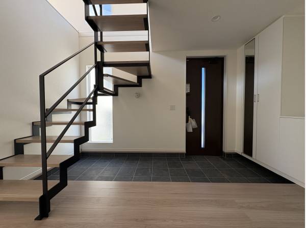 広々とした玄関ホール