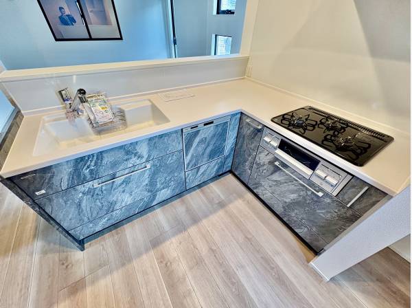 キッチンの天板も広いため、料理が楽しくできます。