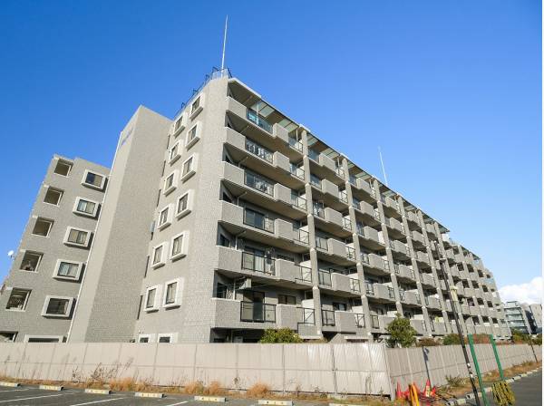 優しいグレーのタイル張りレジデンス【ニューイースト湘南茅ヶ崎】