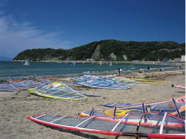 海水浴・マリンスポーツも盛んな逗子海岸（現地から約80m）