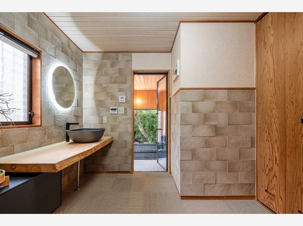 モダンで高級感のあるサニタリールーム