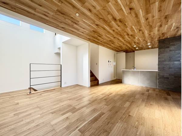 一部吹き抜けのLDK