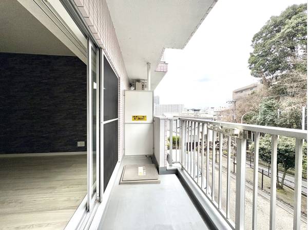 ワイドタイプのバルコニー