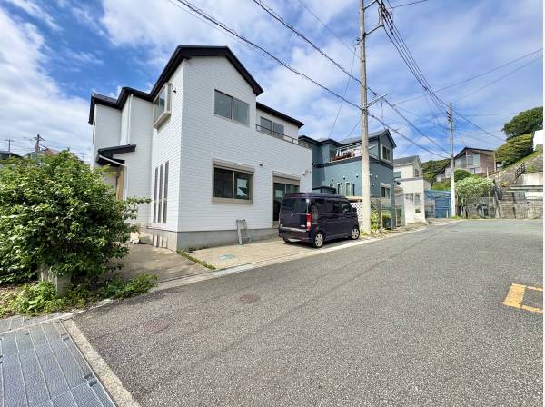 落ち着いた住宅地にございます。