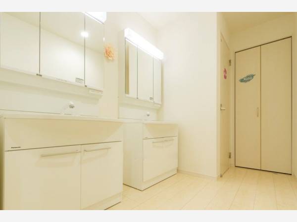 1階、2階ともにパウダースペースが備わります