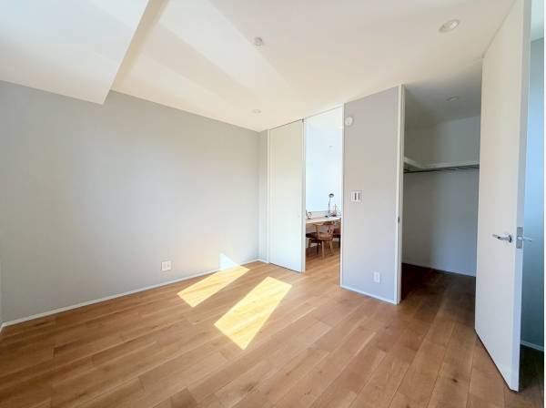 それぞれの居室に大容量のWICを配置、利便性の高い贅沢設計！