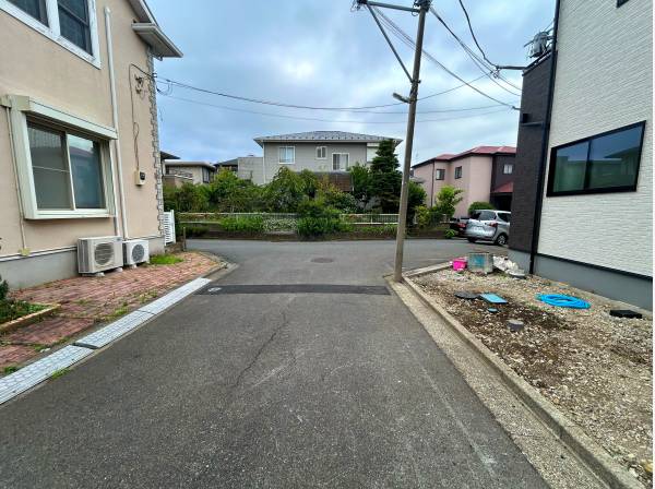 前面道路は約4.5m御座います