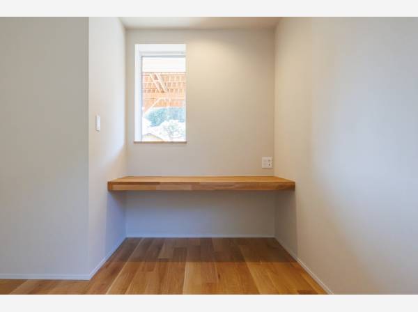 光を感じながら、仕事や趣味に没頭できる心地よい場所。