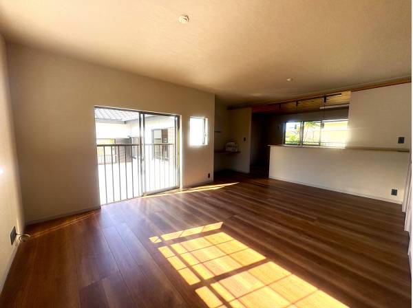 ＬＤＫで２９帖超の一部ファミリーリビング、スキップフロアの応接室が隣接