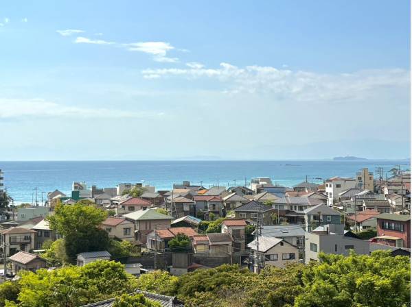 海・富士山・江ノ島を一望する非日常的な眺望