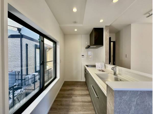 食洗機完備のシステムキッチン