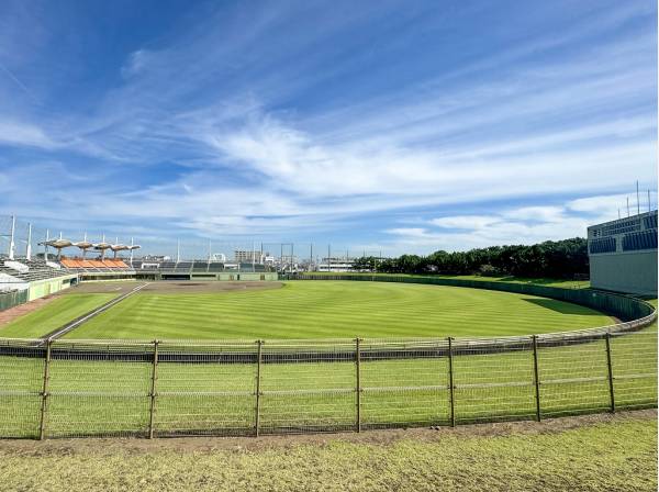 茅ヶ崎公園野球場まで徒歩5分（約400m）